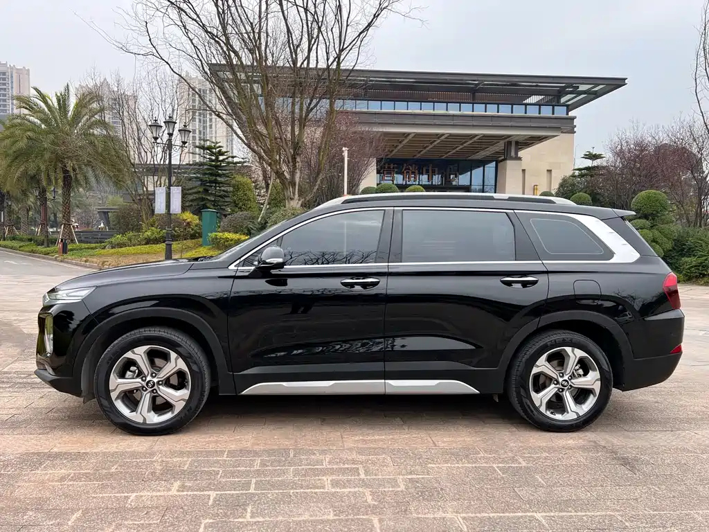 HYUNDAI SANTAFE 2019