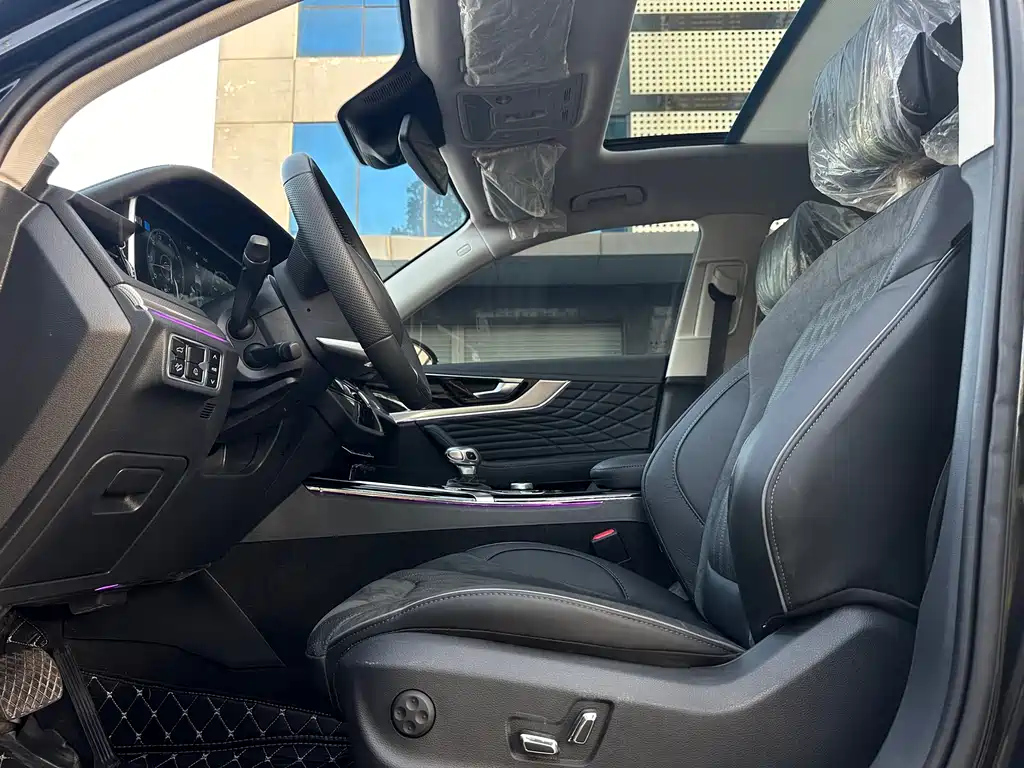 HONGQI HS5 2023