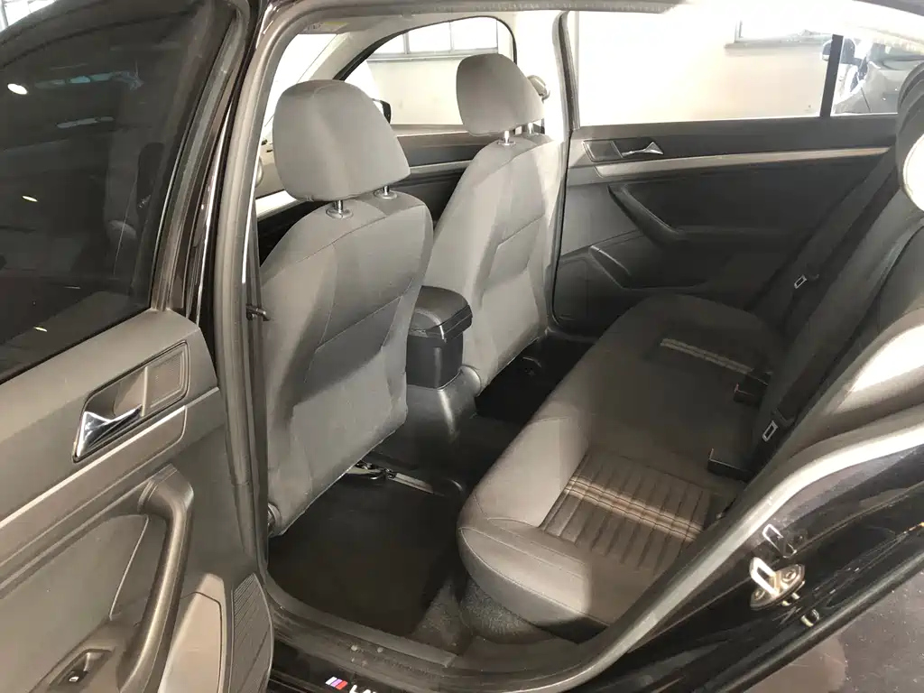 VOLKSWAGEN LAVIDA 2021