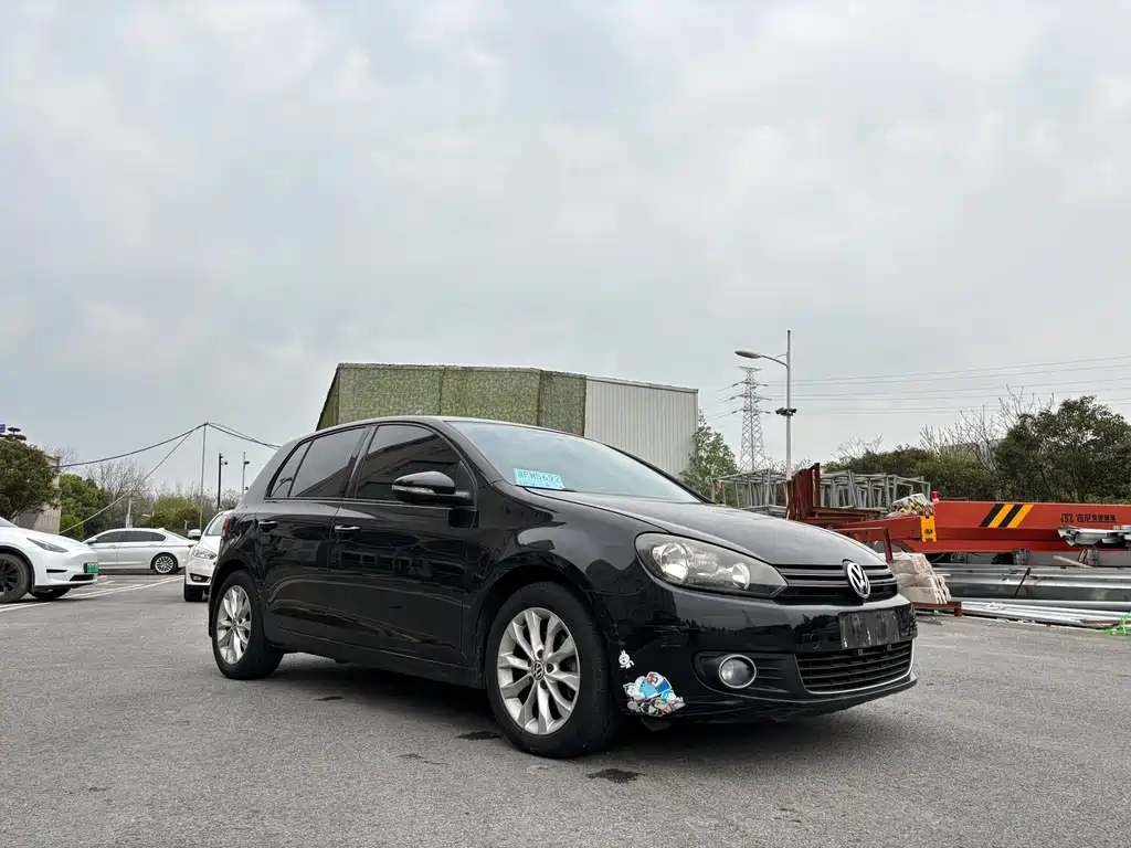 VOLKSWAGEN GOLF 2012