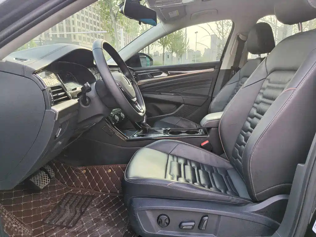 VOLKSWAGEN PASSAT 2020