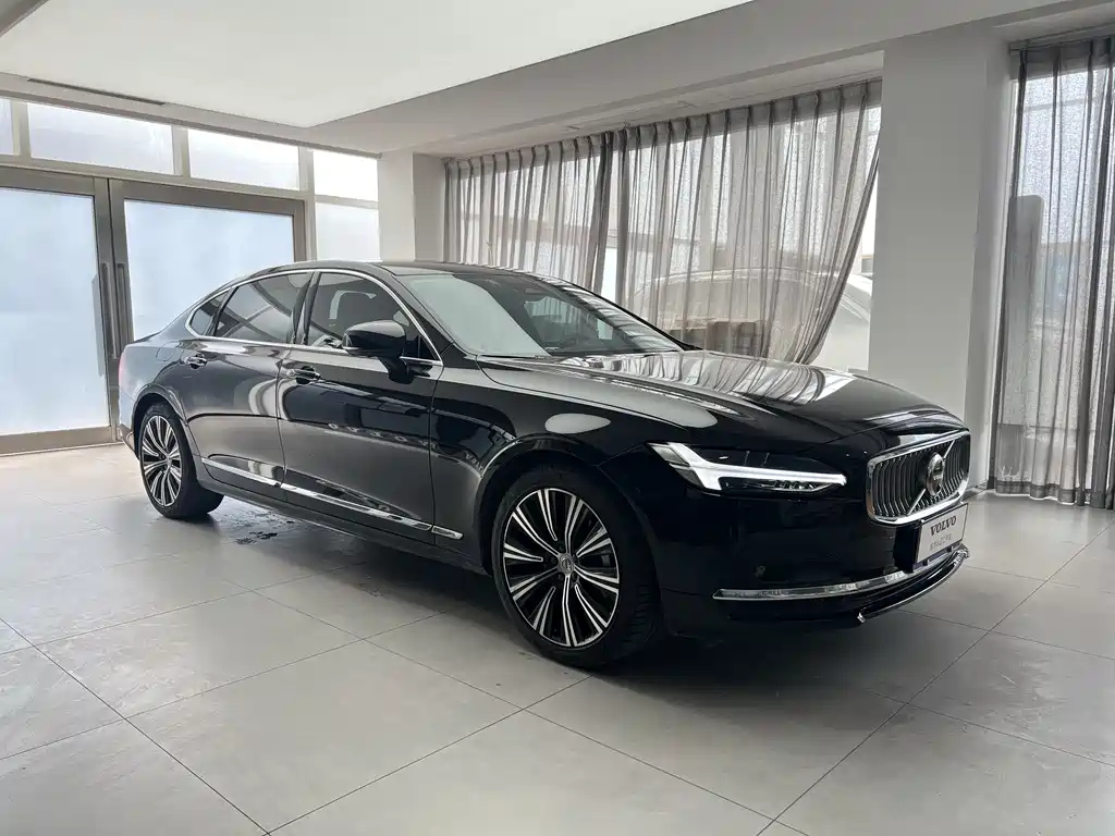 VOLVO S90 2022