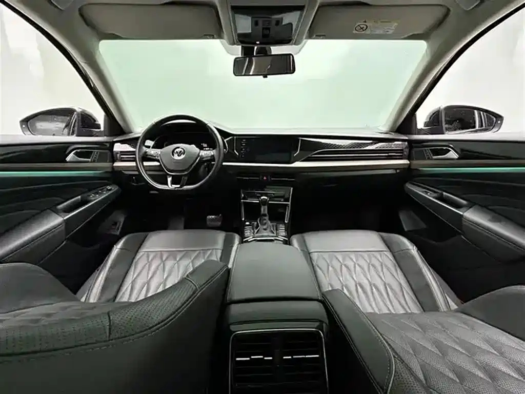 VOLKSWAGEN PASSAT 2021