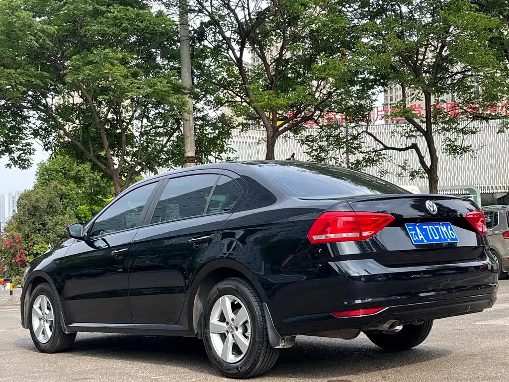 VOLKSWAGEN LAVIDA 2016