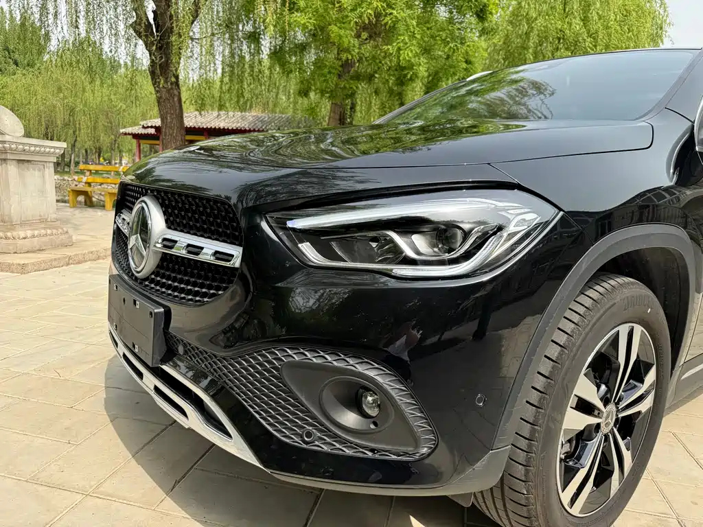 MERCEDES BENZ GLA 2023