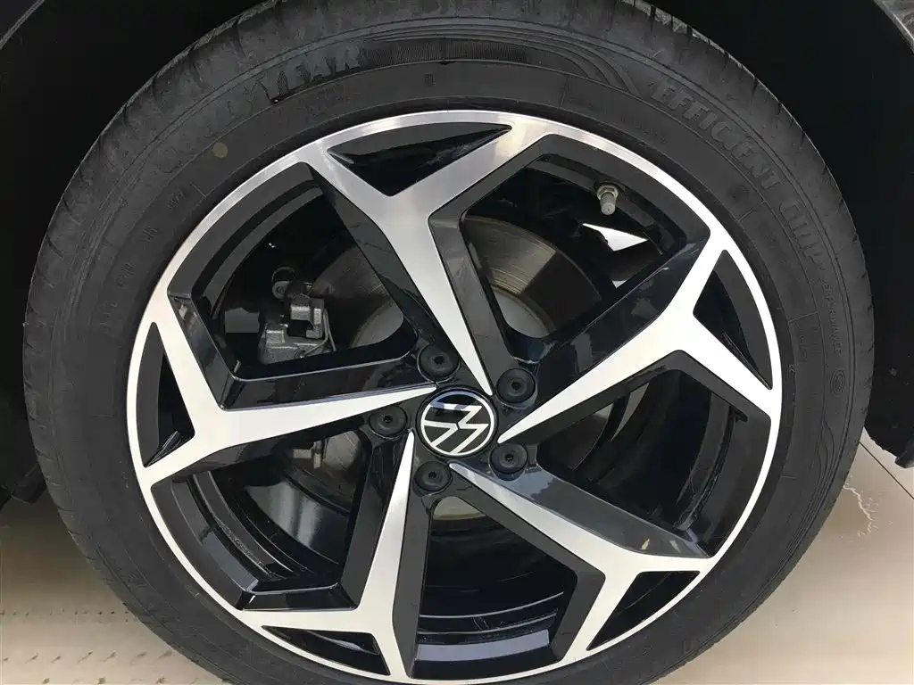 VOLKSWAGEN MAGOTAN 2022