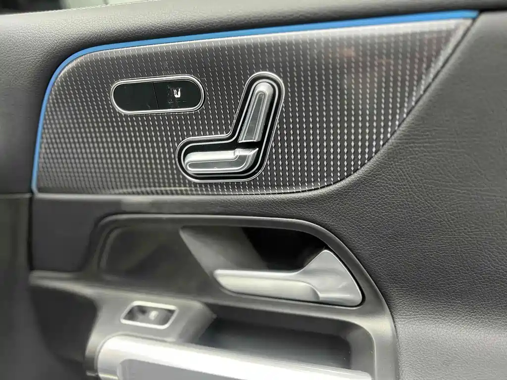 MERCEDES BENZ GLB 2022