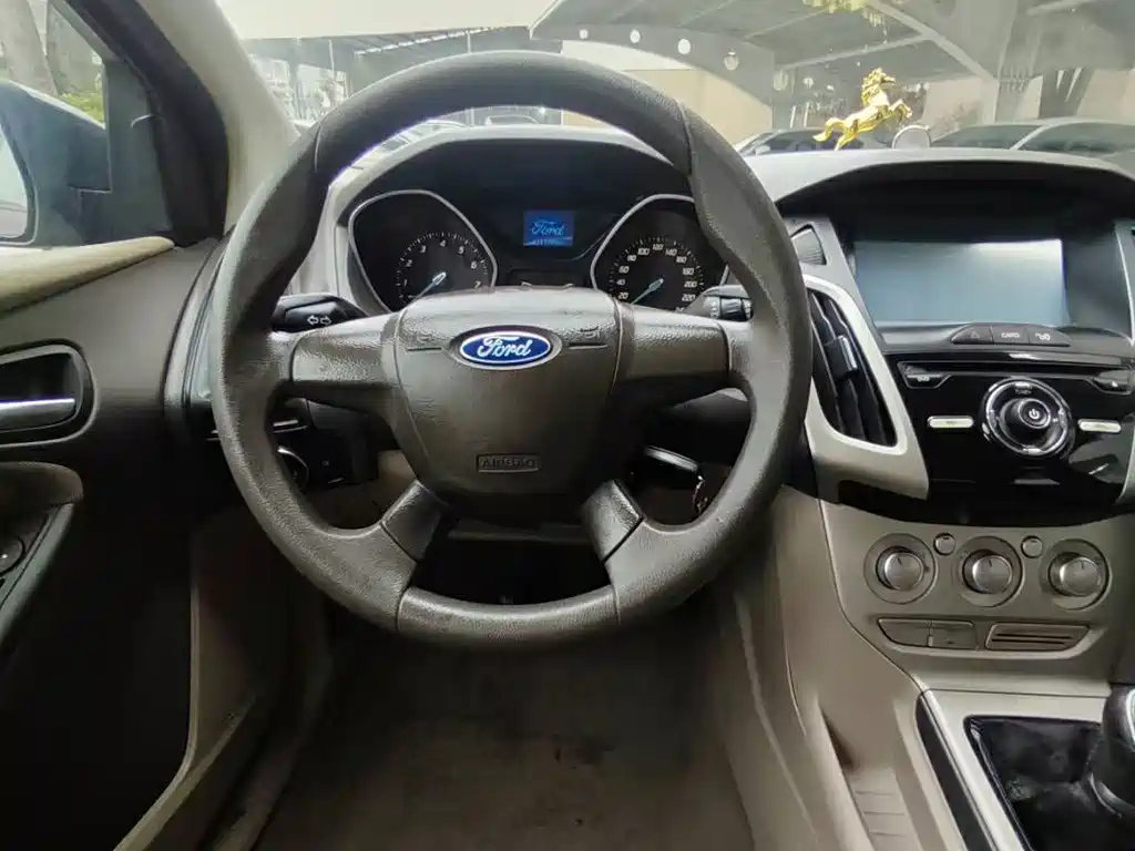 FORD FOCUS 2012
