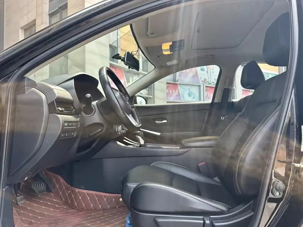 NISSAN SYLPHY 2020