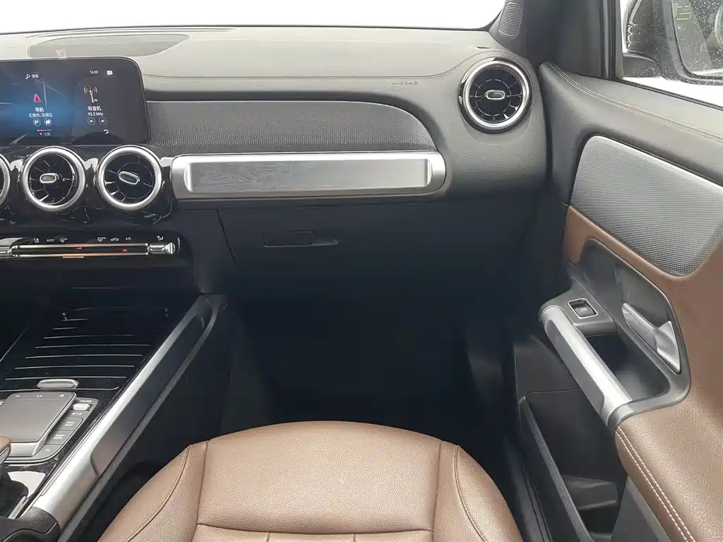 MERCEDES BENZ GLB 2022