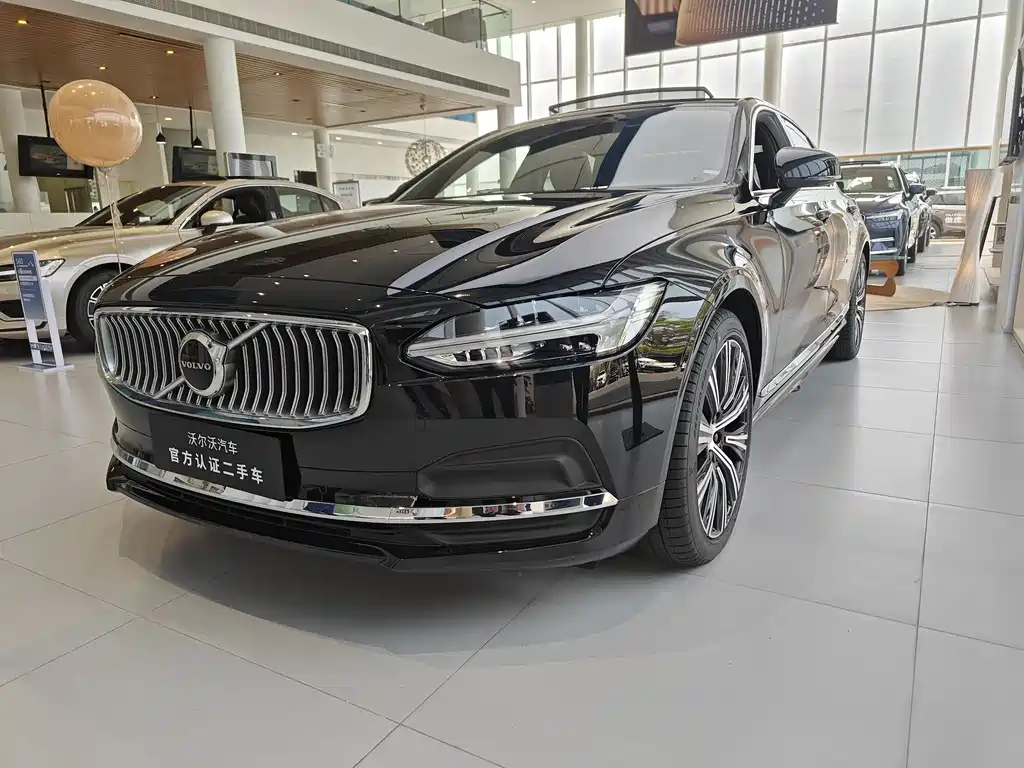 VOLVO S90 2022