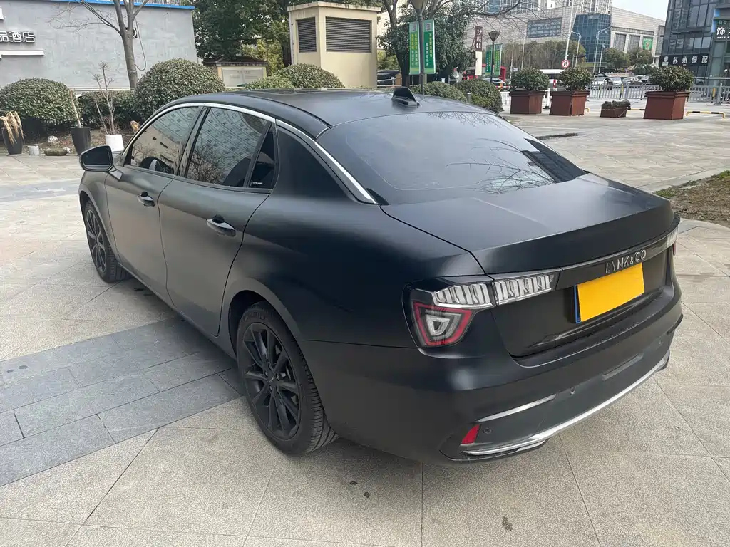 LYNK&CO 03 2018