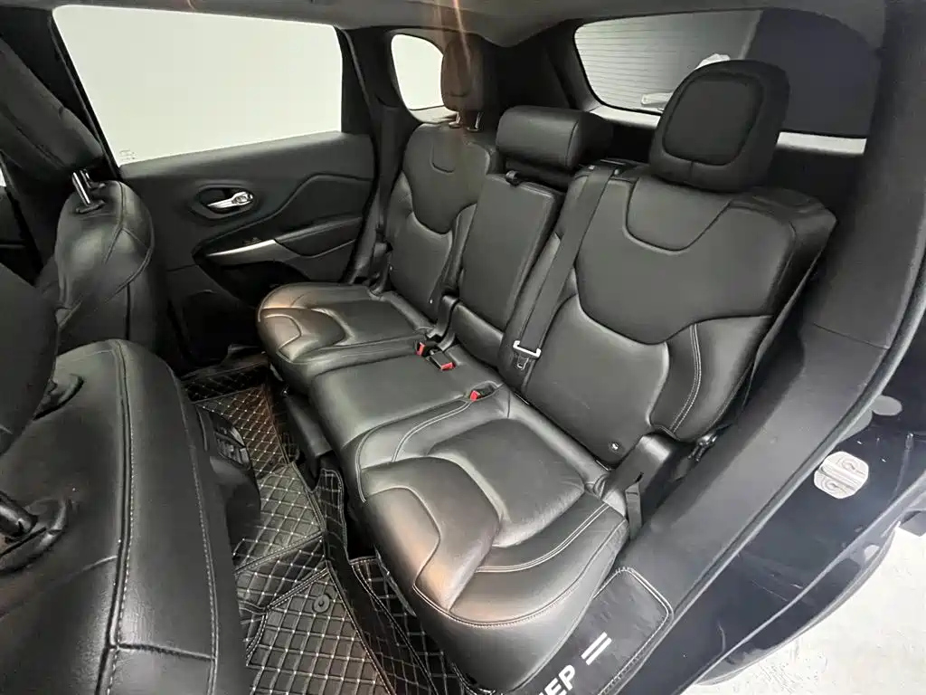 JEEP CHEROKEE 2019