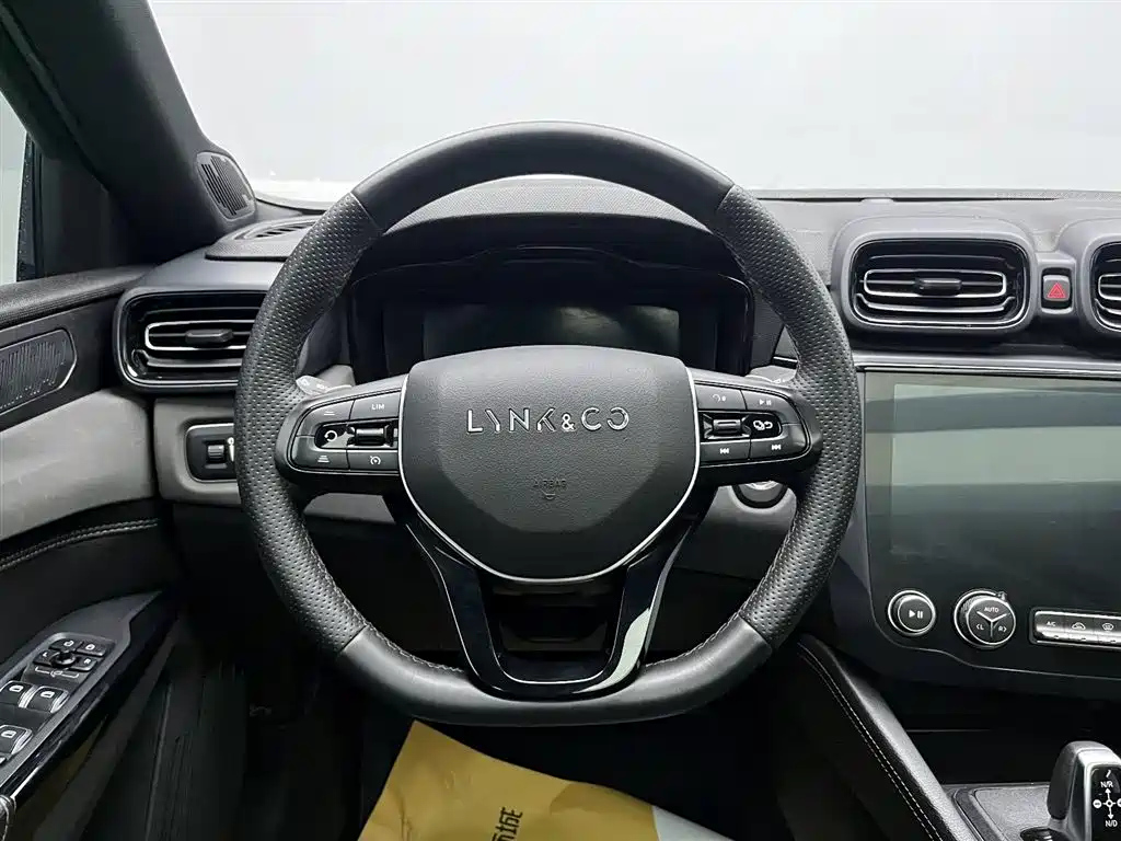 LYNK&CO 03 2021