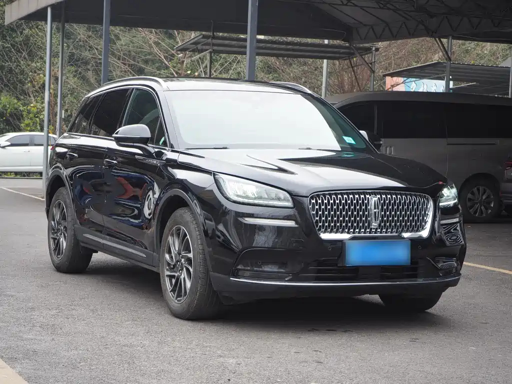 LINCOLN ADVENTURER 2020