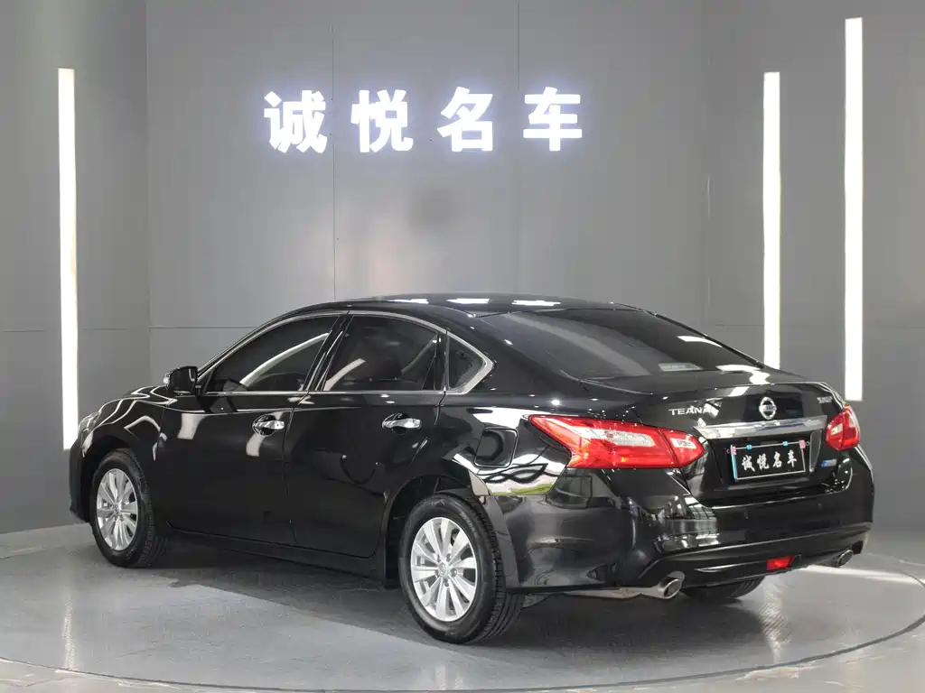 NISSAN TEANA 2019