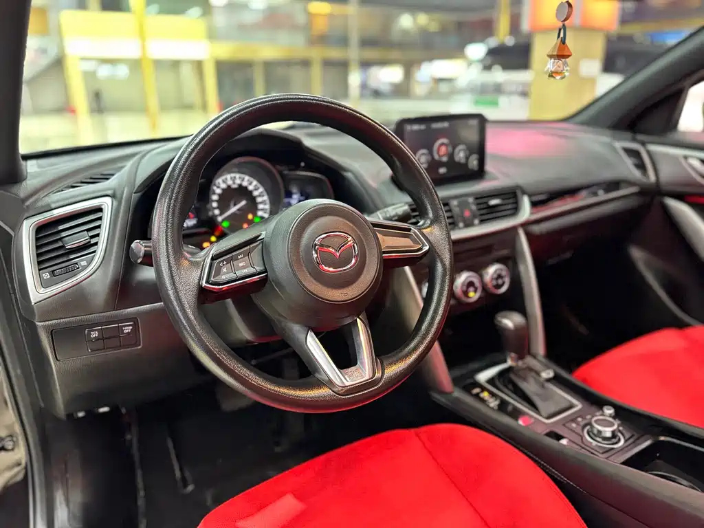 MAZDA CX-4 2019