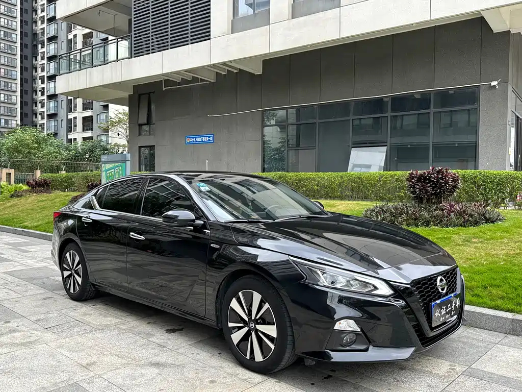 NISSAN TEANA 2022