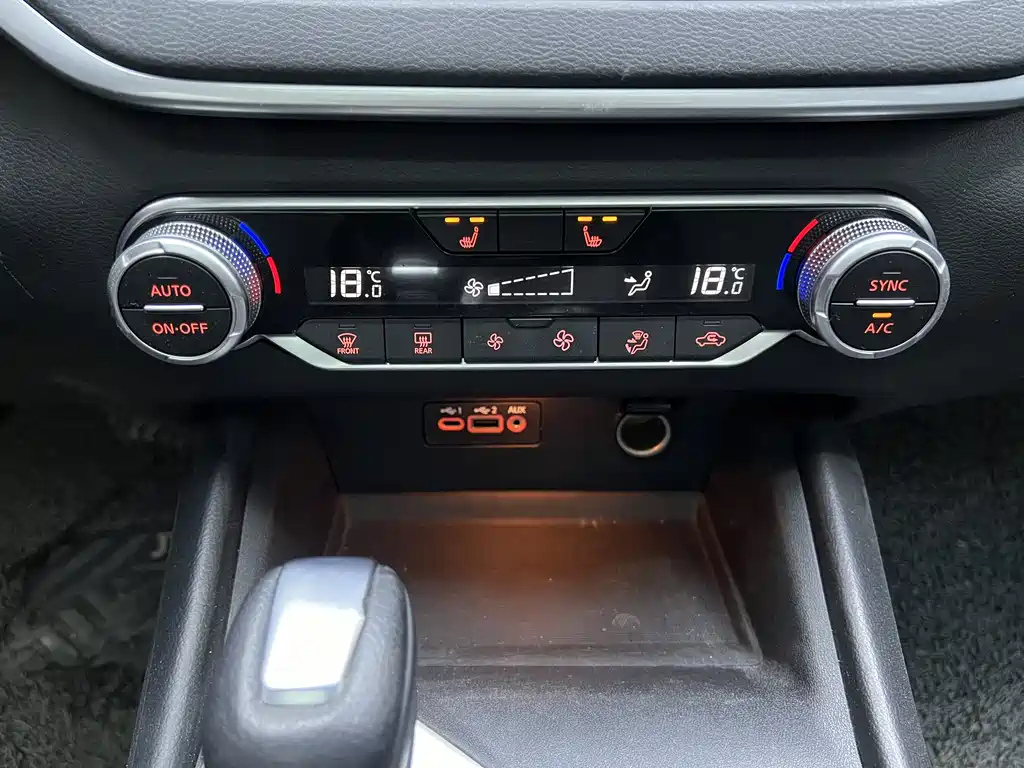 NISSAN TEANA 2020