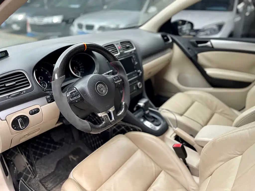 VOLKSWAGEN GOLF 2011
