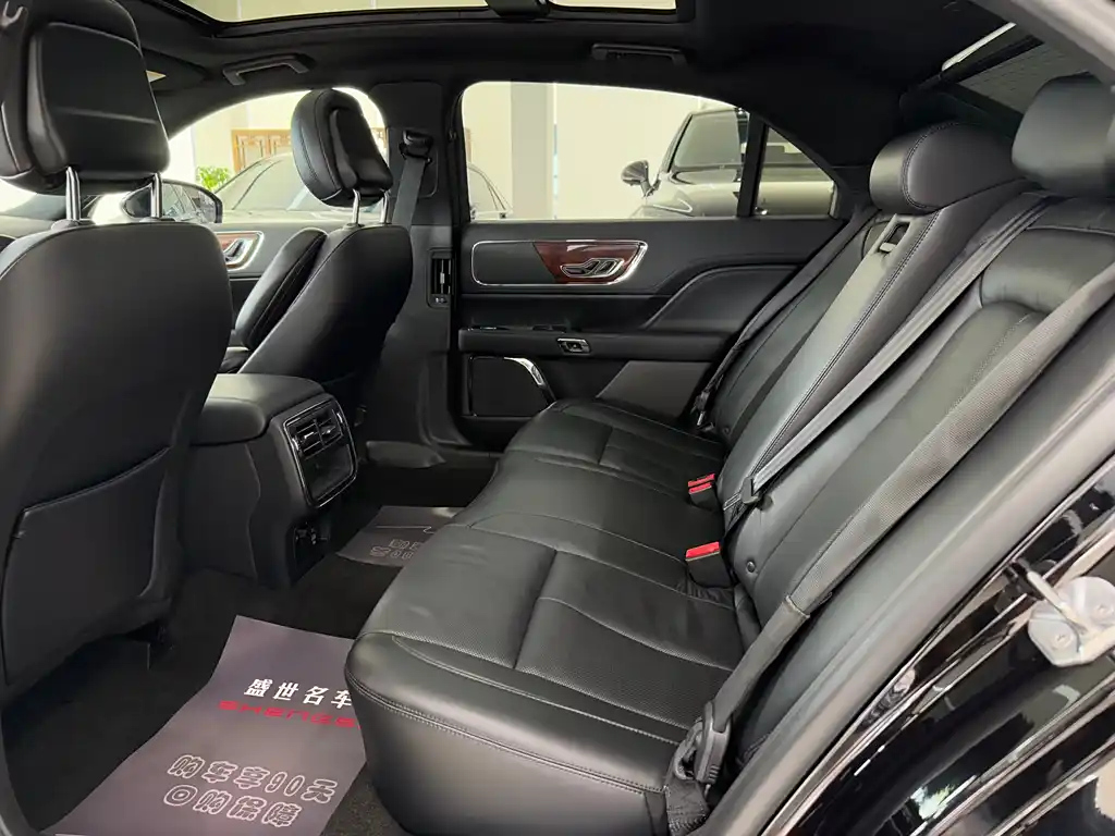 LINCOLN CONTINENTAL 2019