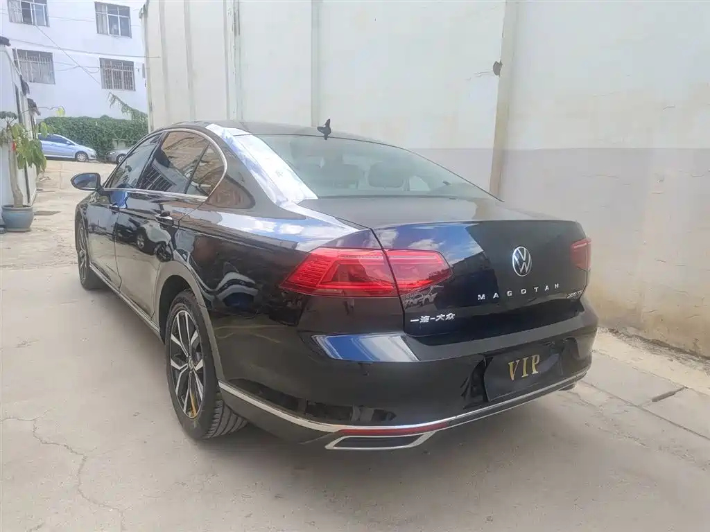 VOLKSWAGEN MAGOTAN 2021