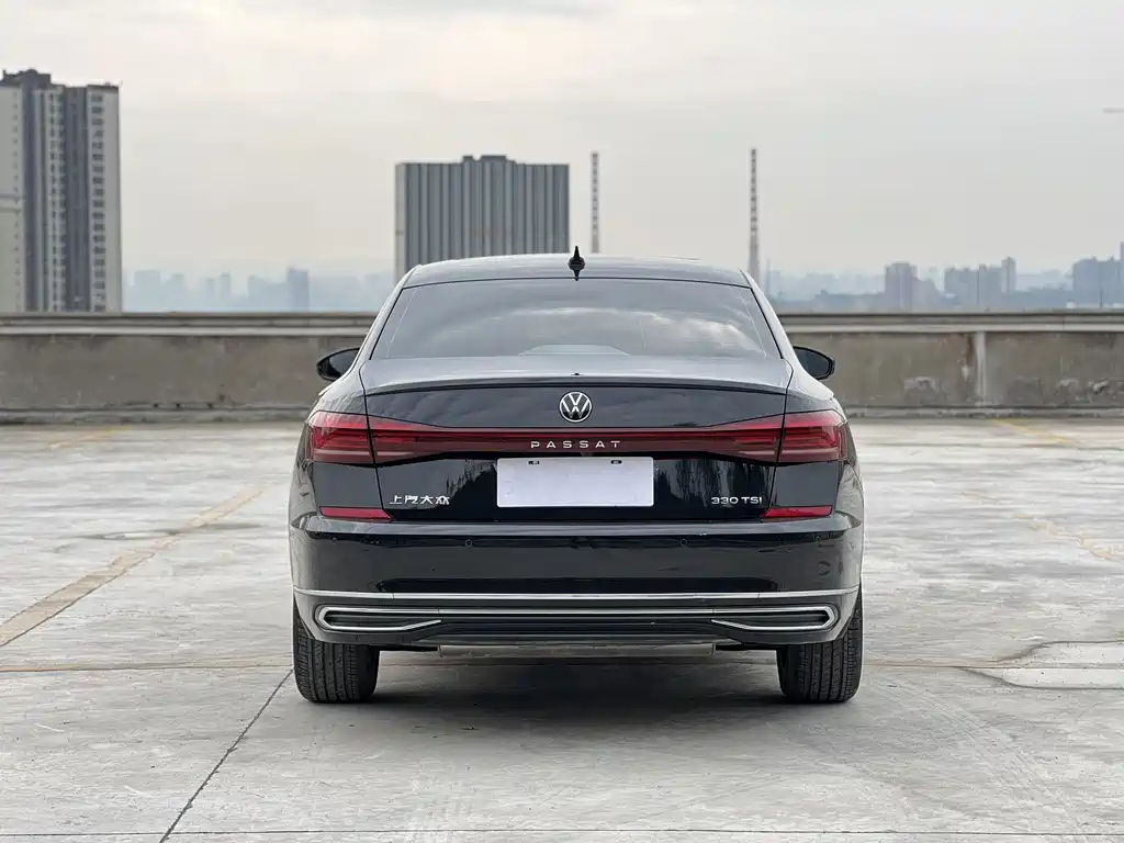 VOLKSWAGEN PASSAT 2022