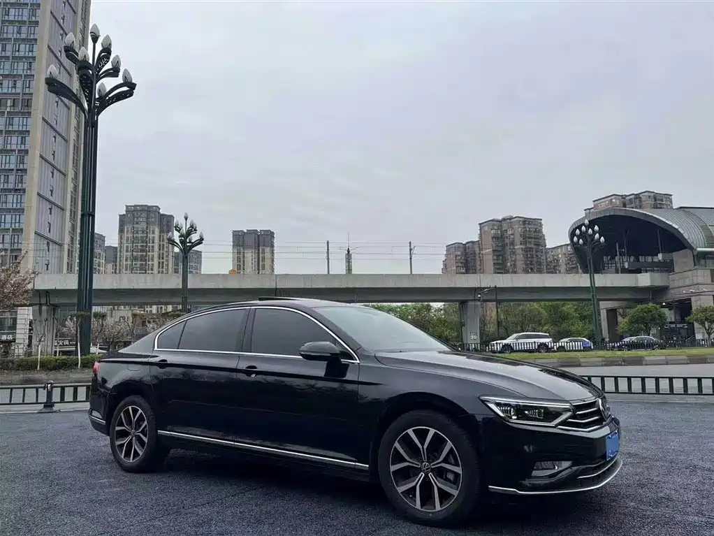 VOLKSWAGEN MAGOTAN 2021