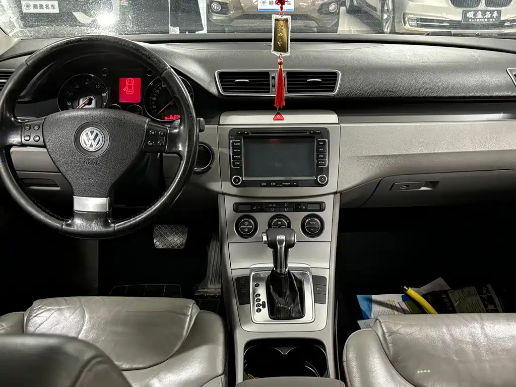 VOLKSWAGEN MAGOTAN 2010
