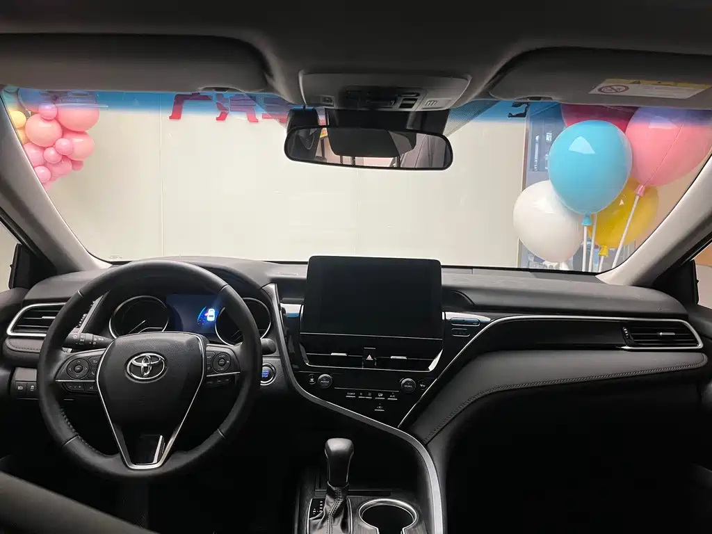 TOYOTA CAMRY 2023