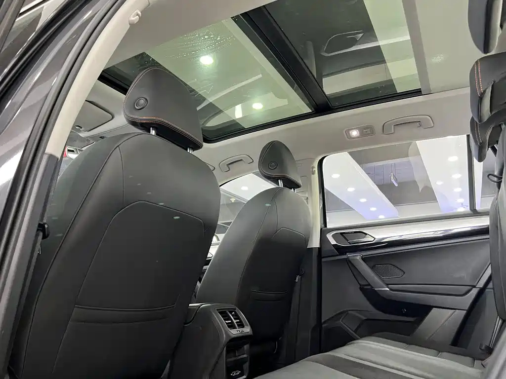 VOLKSWAGEN TAYRON 2021