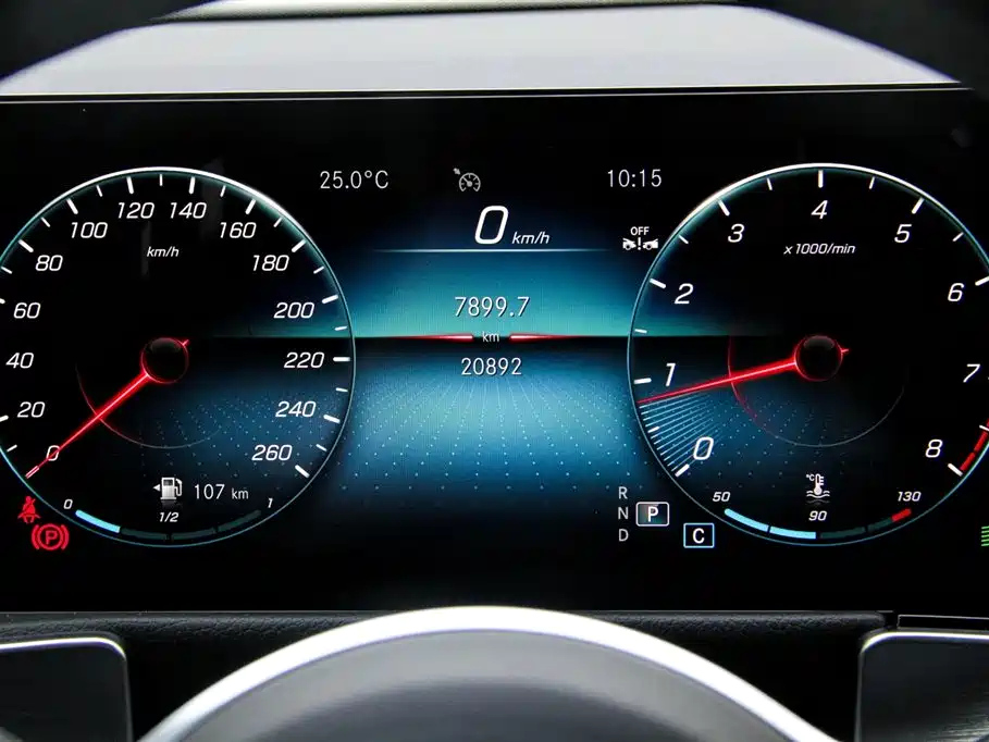 MERCEDES BENZ GLB 2023