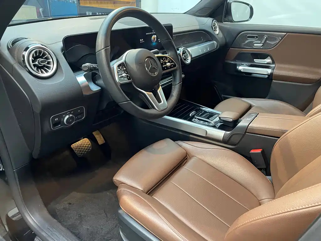 MERCEDES BENZ GLB 2023