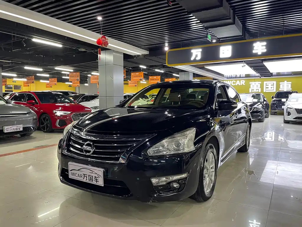 NISSAN TEANA 2015