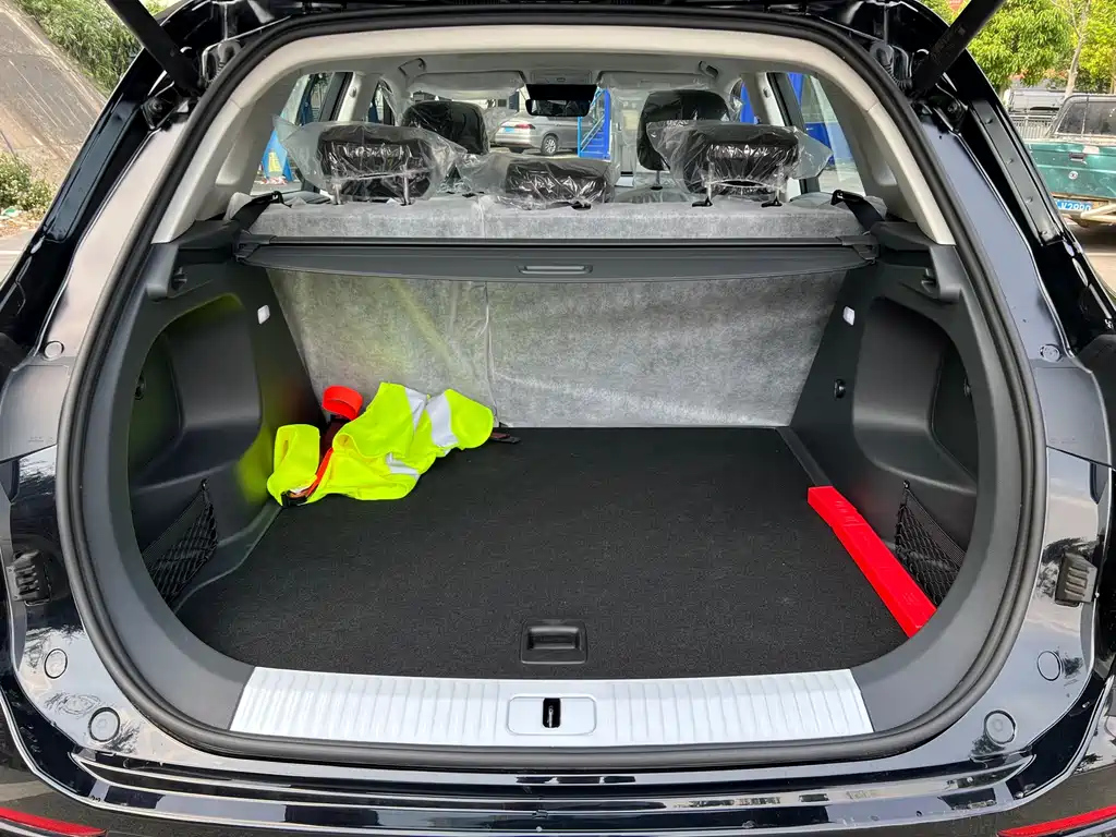 HONGQI HS5 2024