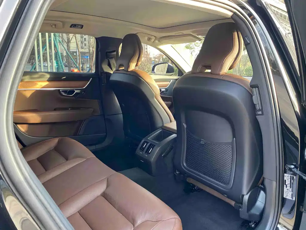 VOLVO S90 2019