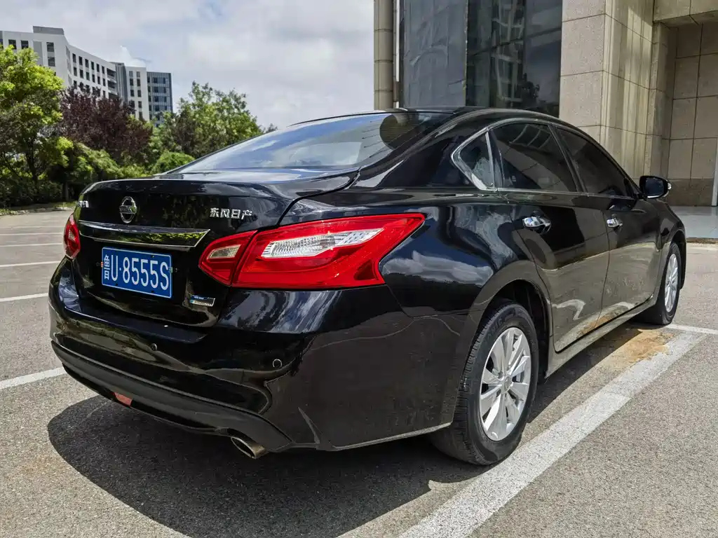 NISSAN TEANA 2016