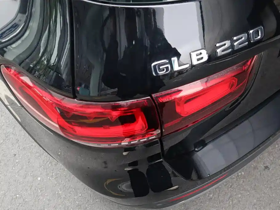 MERCEDES BENZ GLB 2023