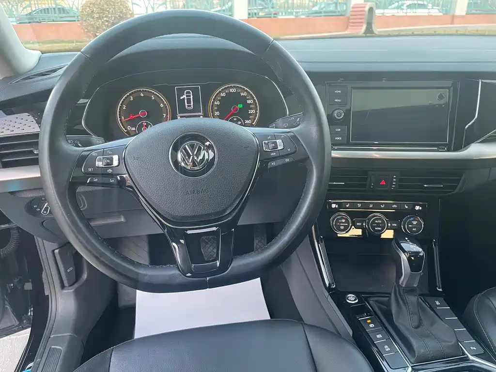 VOLKSWAGEN PASSAT 2020