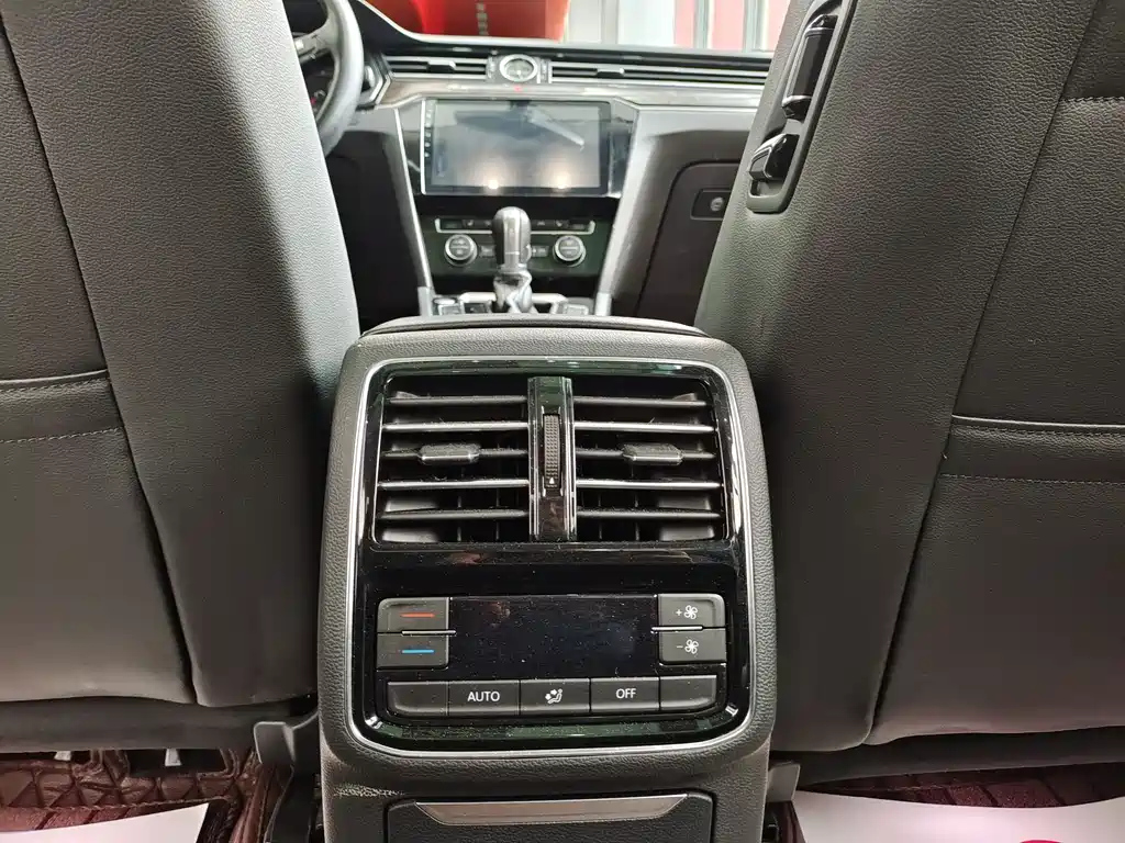 VOLKSWAGEN MAGOTAN 2018