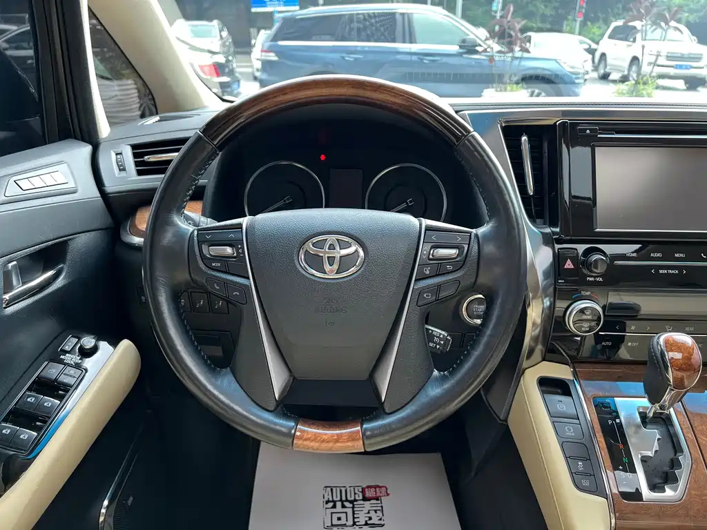 TOYOTA ALPHARD 2018