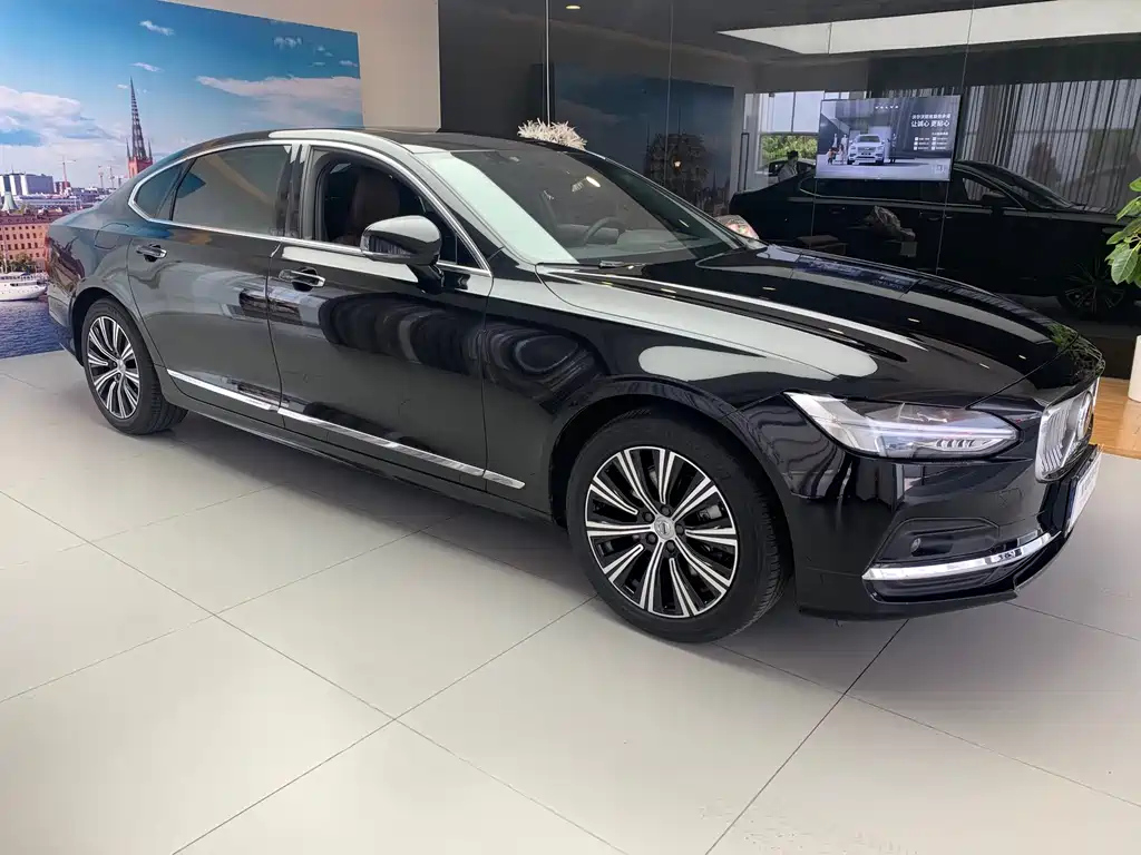 VOLVO S90 2021