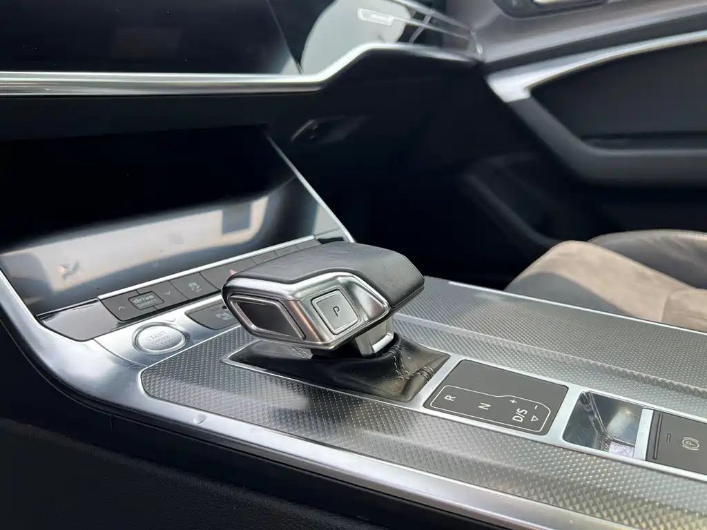 AUDI A6L 2020