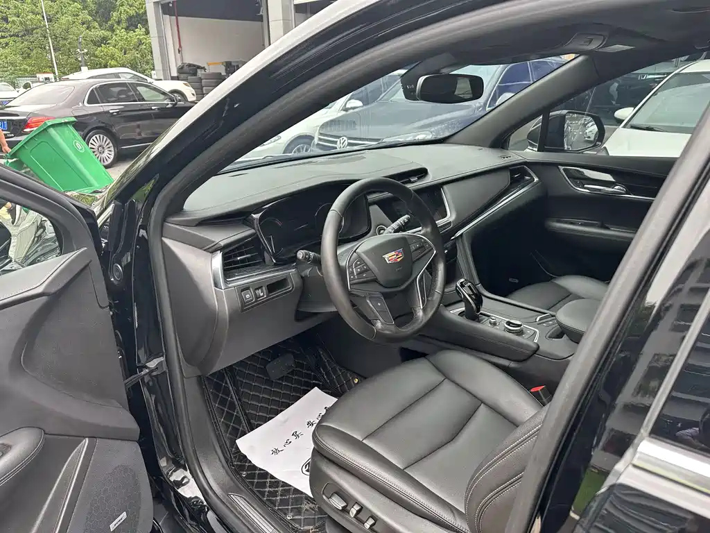 CADILLAC XT5 2021