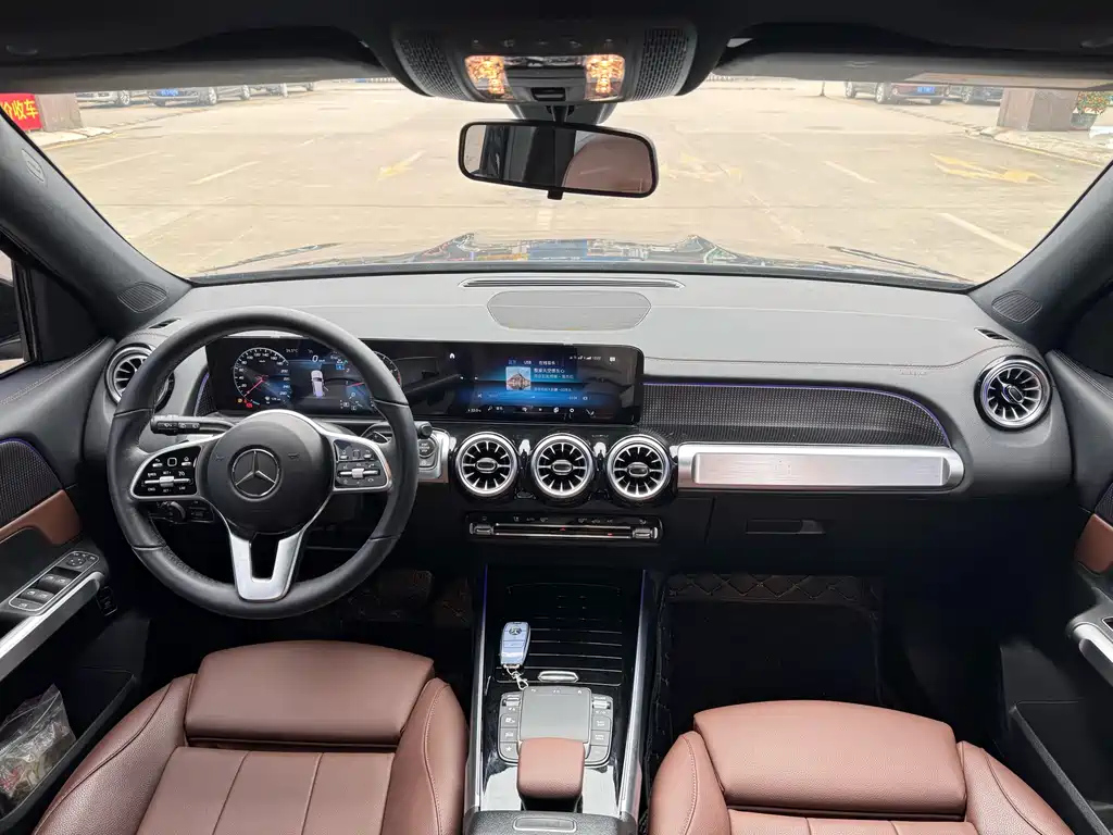 MERCEDES BENZ GLB 2023