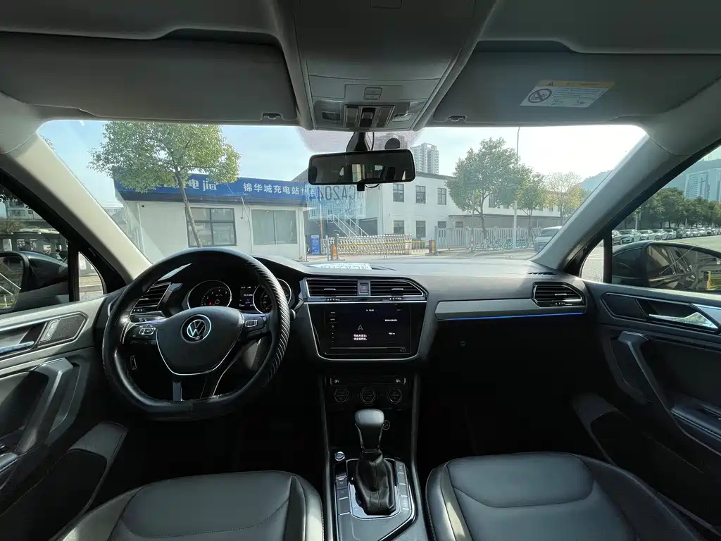 VOLKSWAGEN TIGUAN L 2021