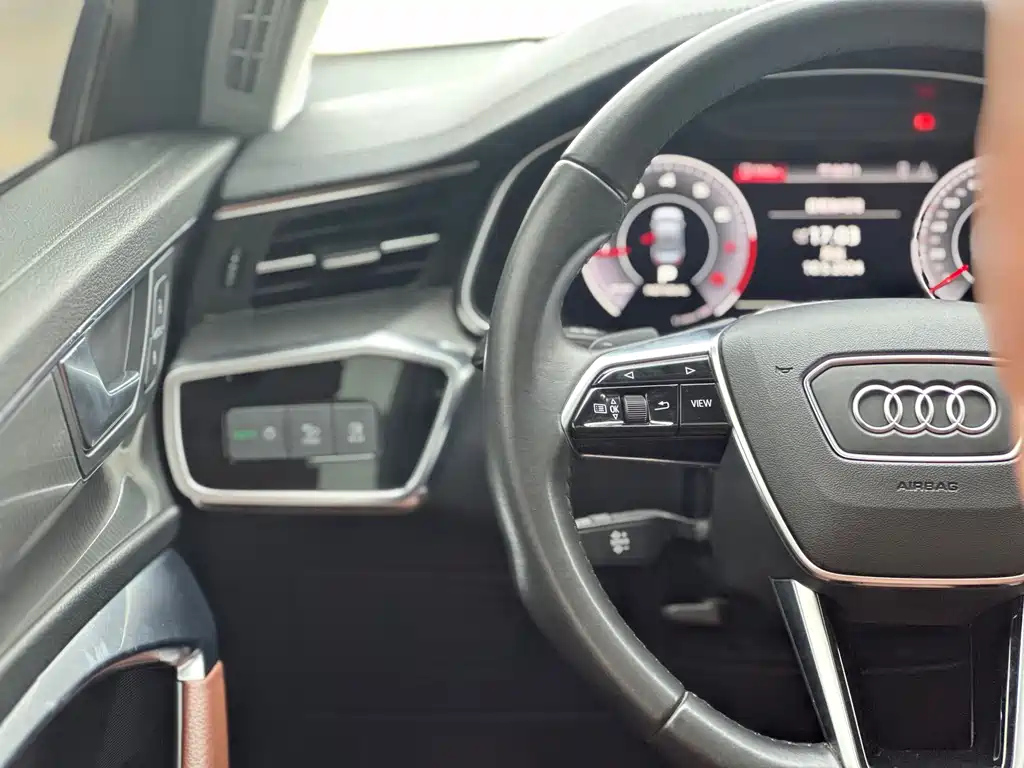 AUDI A6L 2021