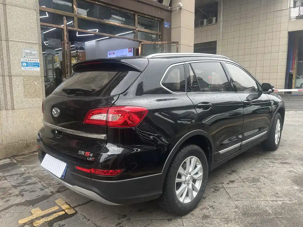 BAIC S6 2016