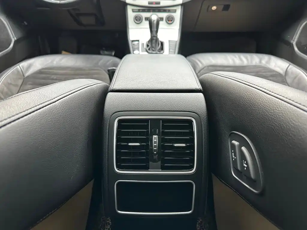 VOLKSWAGEN MAGOTAN 2015