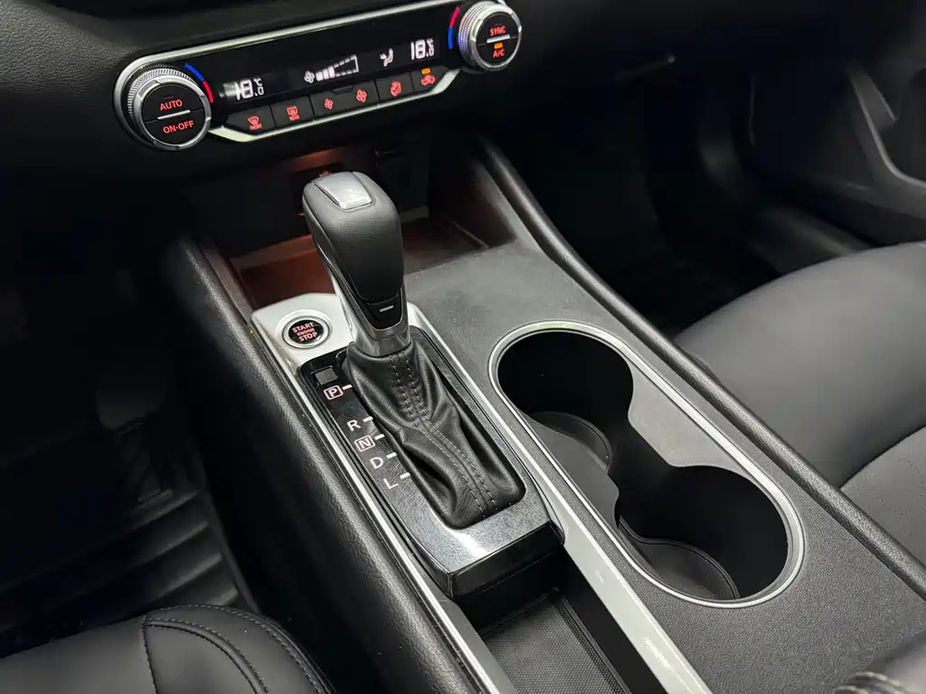 NISSAN TEANA 2019